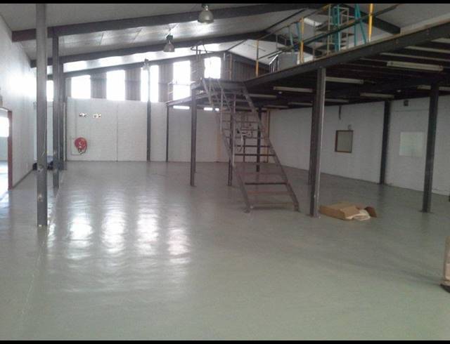 815M² FACTORY TO LET IN RETREAT
